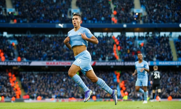 Rodri tung cú sút xa hoàn hảo nhân đôi cách biệt cho Man City