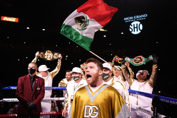 Ông bầu Eddie Hearn: Canelo Alvarez có thể chuyển lên hạng nặng trong tương lai - Ảnh 1.