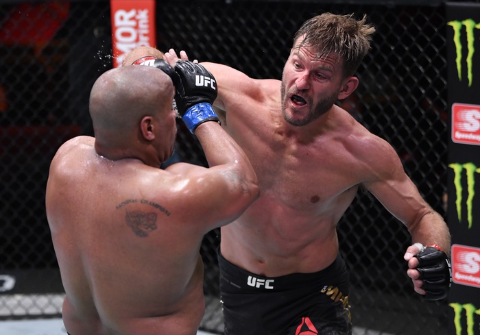 Stipe Miocic bực bội vì không được mời tranh đai tạm thời, nhắm tới Francis Ngannou cho ngày tái xuất - Ảnh 1.