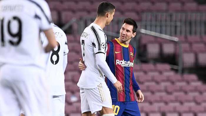 Ronaldo chính thức "giương cờ trắng" trong cuộc đua với Messi? - Ảnh 3.