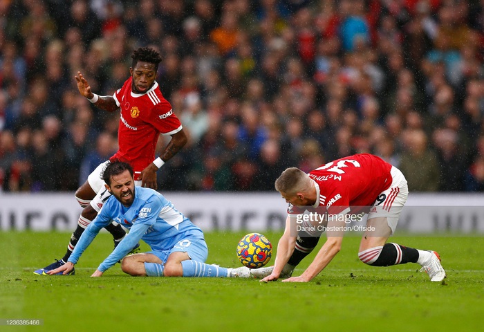 Man City "nghiền nát" MU trong trận derby Manchester tẻ nhạt - Ảnh 2.