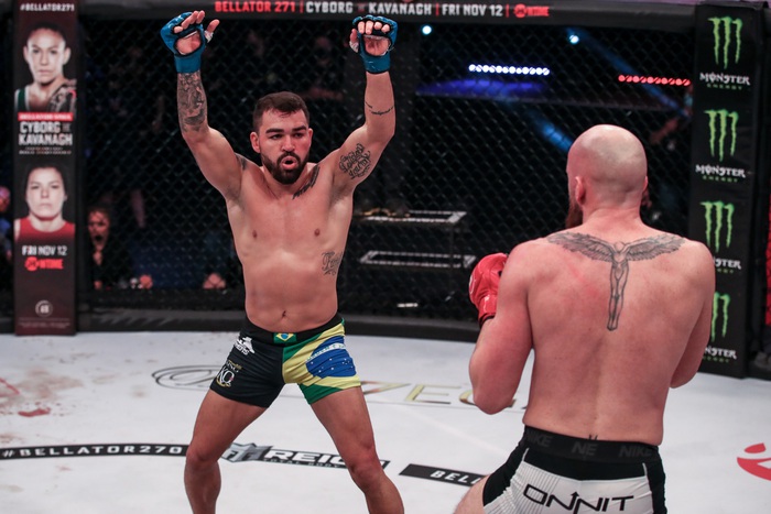 Patricky Pitbull hạ đo ván Peter Queally, thay em trai thống trị hạng nhẹ của Bellator - Ảnh 5.