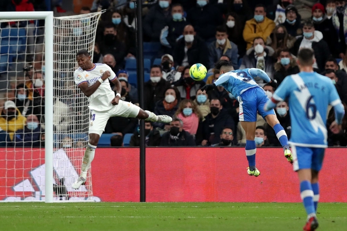 Benzema, Kroos tỏa sáng, Real Madrid thắng hú vía Rayo Vallecano - Ảnh 6.