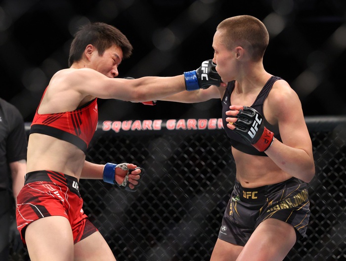 Xuất sắc vượt qua Zhang Weili sau 5 hiệp căng thẳng, Rose Namajunas bảo vệ thành công vương triều tại UFC - Ảnh 8.