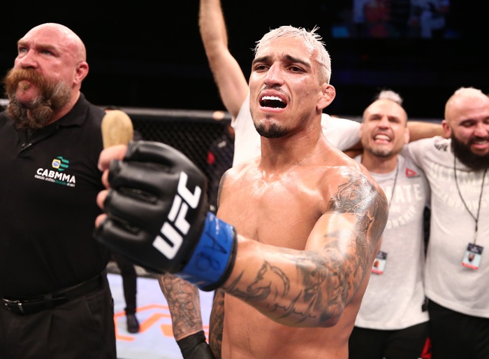 Chìa khóa ẩn sau màn lột xác khó tin của Charles Oliveira - Ảnh 1.
