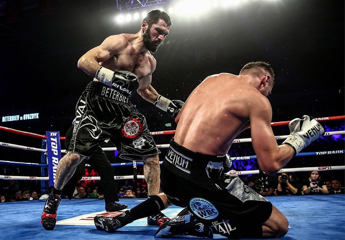 Liệu Artur Beterbiev có thể duy trì chuỗi KO hoàn hảo trước kẻ thách thức Marcus Browne? - Ảnh 1.