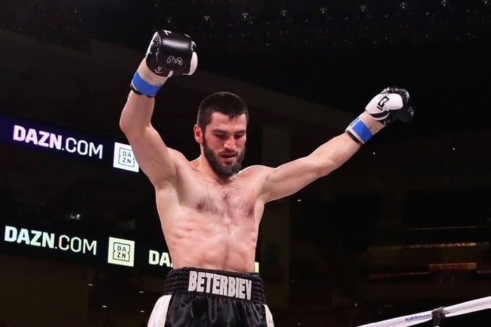 Artur Beterbiev duy trì tỷ lệ KO hoàn hảo sau chiến thắng trước Marcus Browne, bảo vệ thành công 2 đai thế giới - Ảnh 4.