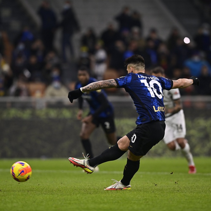 Inter Milan thắng dễ "phả hơi nóng" vào ngôi đầu bảng Serie A - Ảnh 6.