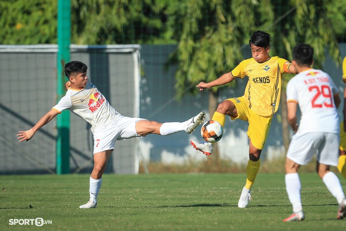 Bảng B giải U21 Quốc gia trở lại sau 4 ngày tạm hoãn do Covid-19  - Ảnh 1.