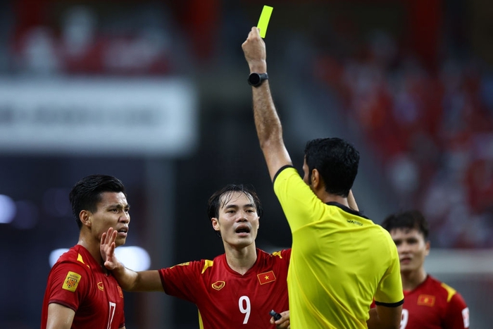 Fan Thái Lan khẳng định thủ môn Chatchai phải nhận thẻ đỏ sau pha phạm lỗi với Văn Toàn - Ảnh 2.