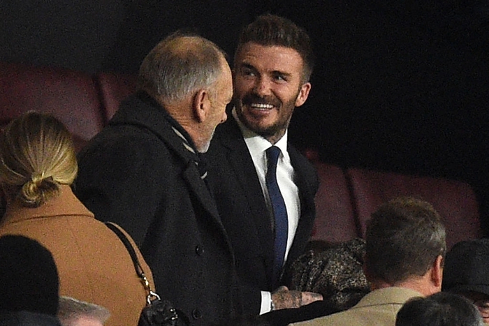 David Beckham "áp đảo" cậu hai Romero về khoản nhan sắc khi tới sân xem Man United thi đấu - Ảnh 4.