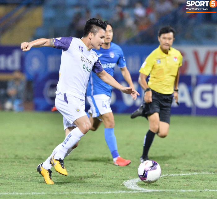 Hà Nội FC 4-0 Than Quảng Ninh: Đội chủ nhà thi đấu tưng bừng - Ảnh 1.