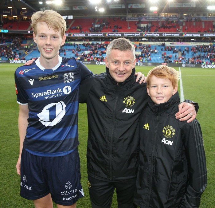 Bố bị Jose Mourinho chỉ trích, con trai Ole Gunnar Solskjaer đáp trả cực gắt - Ảnh 1.