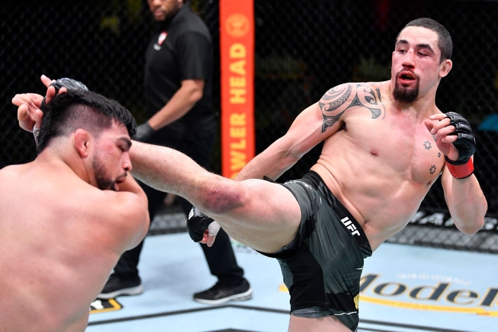 Robert Whittaker đánh bại Kelvin Gastelum sau 5 hiệp, đòi tái đấu cùng Israel Adesanya - Ảnh 6.