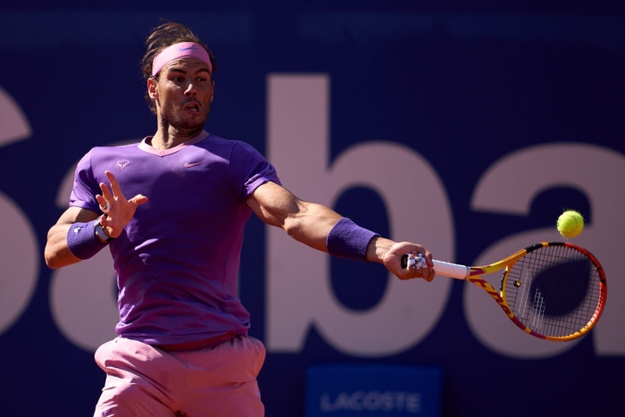 Nadal vào chung kết Barcelona, Djokovic thua sốc ở quê nhà - Ảnh 2.