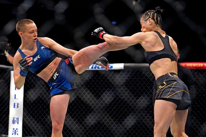 Rose Namajunas "phế ngôi" của Zhang Weili sau chiến thắng bằng knock-out đẹp mắt - Ảnh 2.