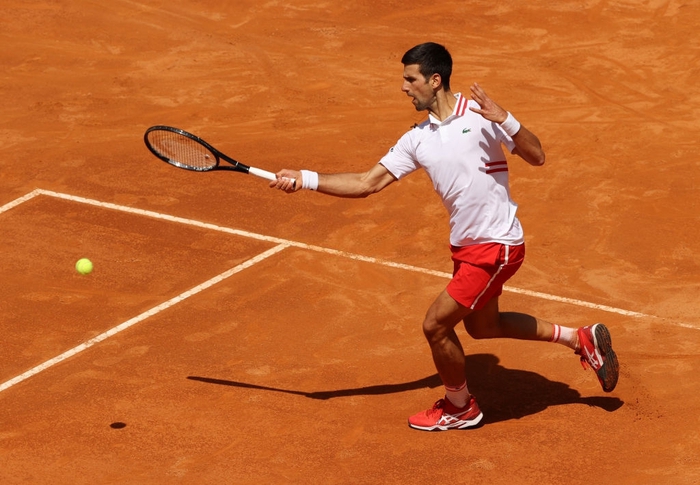 Djokovic thắng liên tiếp hai trận trong ít giờ để đấu Nadal tại chung kết Rome Masters - Ảnh 2.