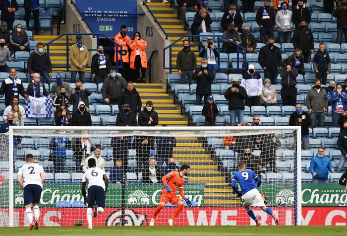 Leicester mất vé Champions League sau sai lầm không thể tha thứ của thủ môn đội trưởng - Ảnh 5.