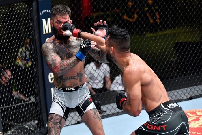 Rob Font đánh bại cựu vương Cody Garbrandt trong trận đấu tâm điểm tại UFC  - Ảnh 4.