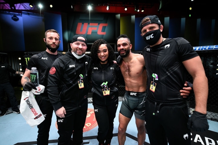 Rob Font đánh bại cựu vương Cody Garbrandt trong trận đấu tâm điểm tại UFC  - Ảnh 9.