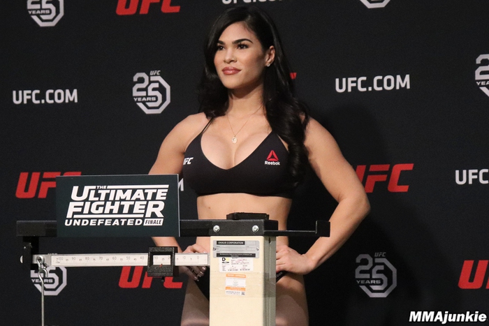 Mỹ nhân Paige VanZant tiếp tục theo đuổi quyền Anh tay trần, chốt thượng đài cùng Rachael Ostovich vào tháng 7 - Ảnh 3.