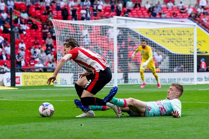 Playoff Championship 2021: Brentford giành vé lên hạng lần đầu tiên sau 24 năm - Ảnh 5.