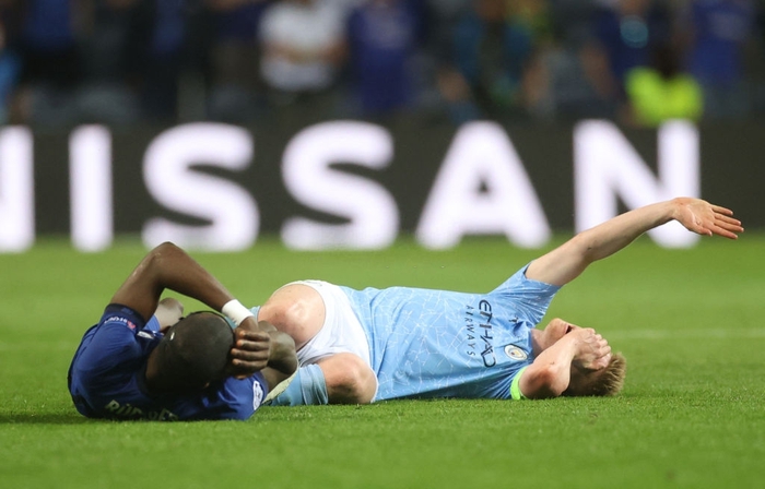 Kevin De Bruyne bật khóc rời sân sau va chạm kinh hoàng với Ruediger - Ảnh 2.