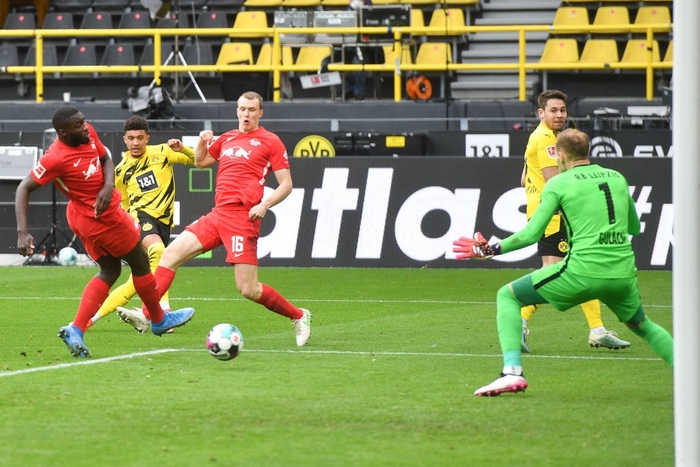 Đánh bại Leipzig 3-2, Borussia Dortmund giúp Bayern Munich "đóng hòm" Bundesliga - Ảnh 4.