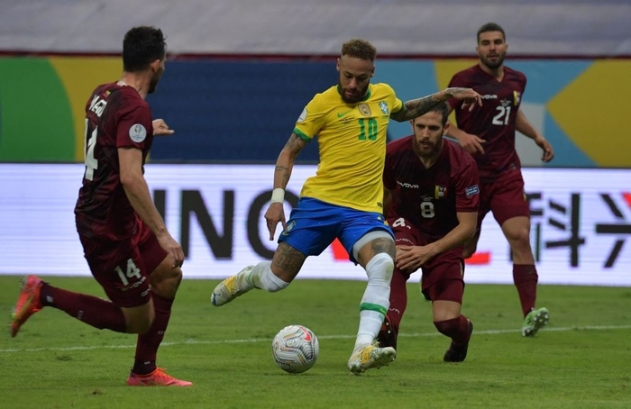 Vùi dập Venezuela 3-0 trong ngày khai màn Copa America,  chủ nhà Brazil khẳng định sức mạnh - Ảnh 4.