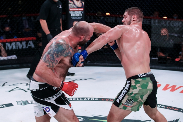 Valentin Moldavsky đánh bại Timothy Johnson trong trận đại chiến, giành về chiếc đai lịch sử của Bellator - Ảnh 3.