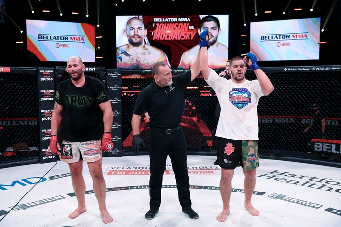 Valentin Moldavsky đánh bại Timothy Johnson trong trận đại chiến, giành về chiếc đai lịch sử của Bellator - Ảnh 9.