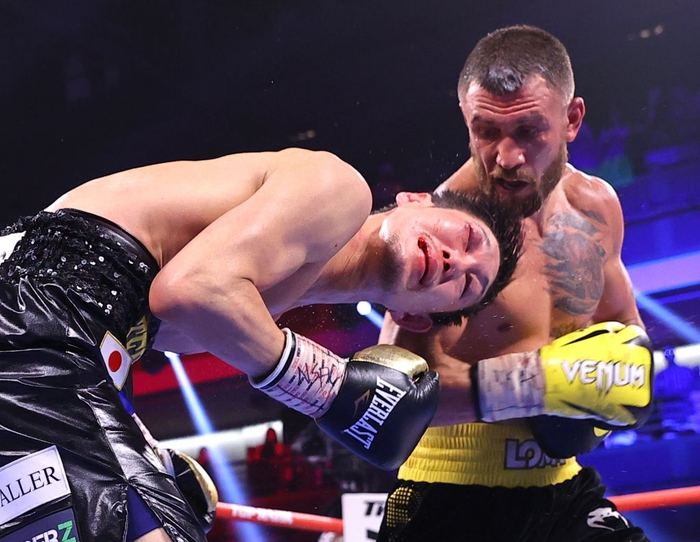 Cựu tay đấm số 1 thế giới Vasyl Lomachenko trở lại ấn tượng bằng chiến thắng áp đảo trước võ sĩ Nhật Bản - Ảnh 6.