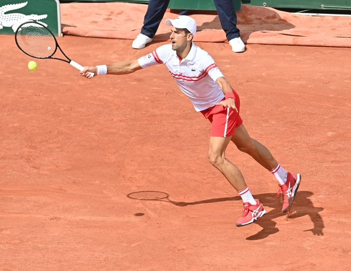 Federer thua set đầu tiên, Nadal và Djokovic thần tốc đi tiếp ở Roland Garros - Ảnh 3.