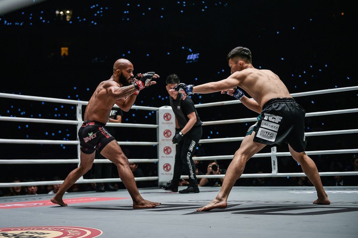 "Người sắt" Rodtang hứng thú đấu kickboxing cùng Demetrious Johnson - Ảnh 2.