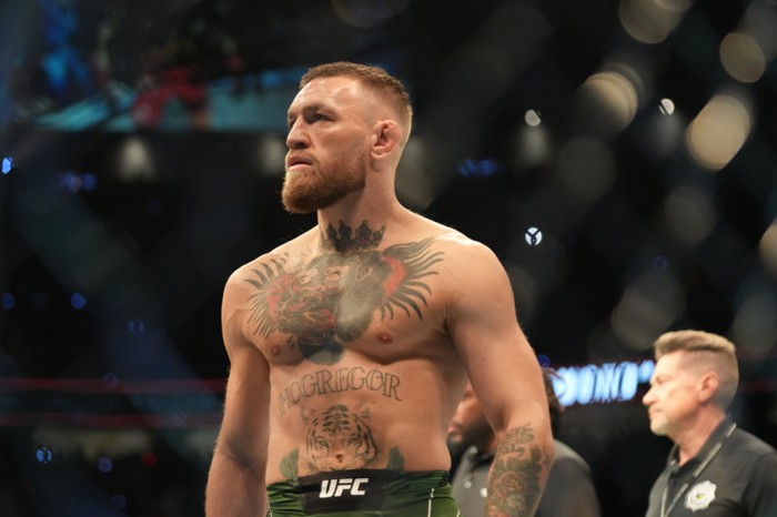 Conor McGregor xác nhận gặp chấn thương chân trước trận gặp Dustin Poirier: Cứ hỏi Dana White thì biết  - Ảnh 2.