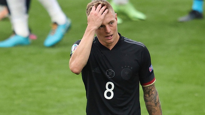 Toni Kroos bị huyền thoại Đức và cựu chủ tịch đội bóng cũ chê bai - Ảnh 3.