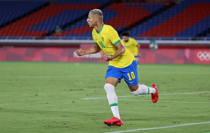 Ảnh: Pha ăn mừng đầy khiêu khích của Richarlison khi sút tung lưới Olympic Đức - Ảnh 3.