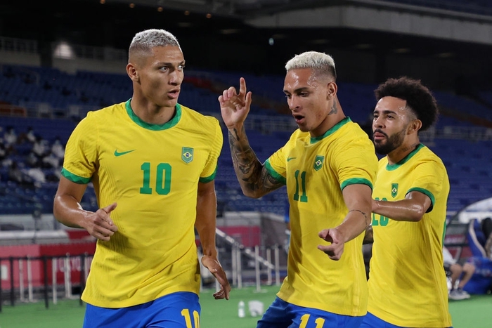 Ảnh: Pha ăn mừng đầy khiêu khích của Richarlison khi sút tung lưới Olympic Đức - Ảnh 7.