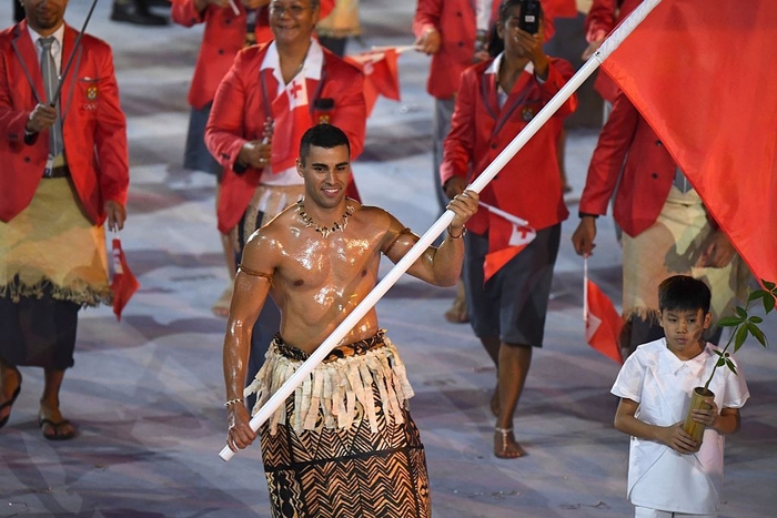 Nam thần "bóng nhẫy" Pita Taufatofua và cuộc hành trình đến Olympic cực kỳ khó tin - Ảnh 1.