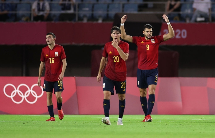 Cá nhân tỏa sáng, Olympic Tây Ban Nha giành vé vào bán kết sau 120 phút rượt đuổi tỷ số hấp dẫn - Ảnh 10.