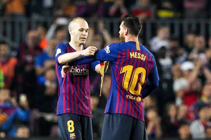 Messi cập bến PSG, Xavi "buồn", Iniesta "đau" - Ảnh 2.