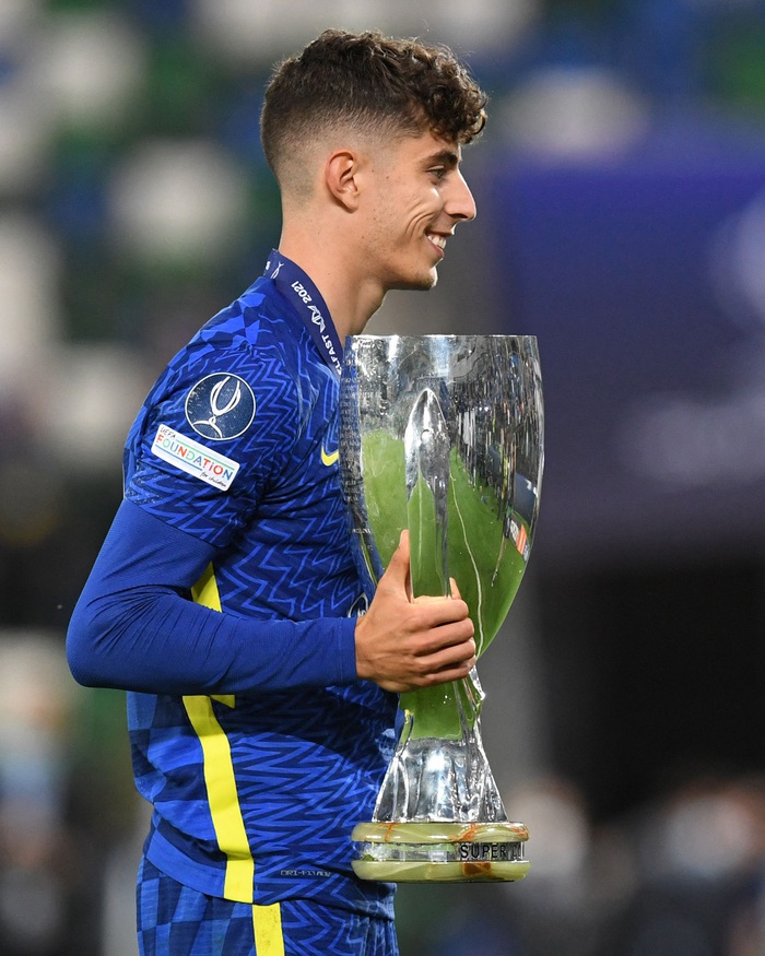 Cầu thủ Chelsea tung hô thủ môn Kepa sau khi giành danh hiệu Siêu cúp Châu Âu - Ảnh 17.
