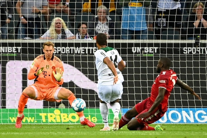 Lewandowski nổ súng, Bayern Munich chật vật cầm hòa Monchengladbach với tỷ số 1-1 - Ảnh 2.