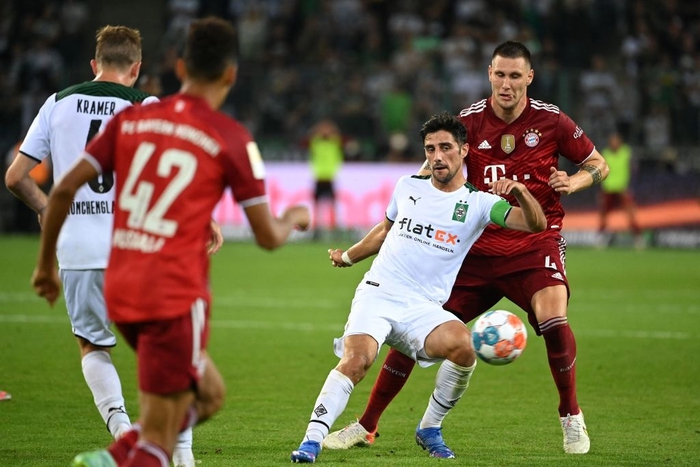 Lewandowski nổ súng, Bayern Munich chật vật cầm hòa Monchengladbach với tỷ số 1-1 - Ảnh 7.