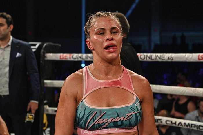 &quot;Đả nữ&quot; Paige VanZant gặp vấn đề tâm lý nghiêm trọng sau thất bại tại giải quyền Anh tay trần - Ảnh 2.