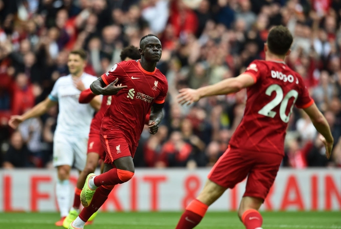 Đây là lần thứ 5 Mane ghi bàn trong tất cả các lần đói đầu với Burnley