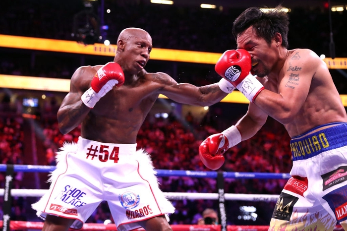 Manny Pacquiao bị mất ngủ, mắt không còn nhìn rõ sau thất bại trước Yordenis Ugas - Ảnh 2.