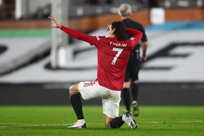 Edinson Cavani hiện mặc áo số 7 tại Man United