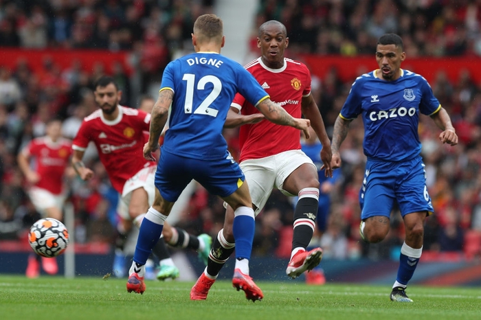 MU 4-0 Everton: Bruno lập siêu phẩm; Shaw, Maguire, Greenwood, Dalot tỏa sáng - Ảnh 4.