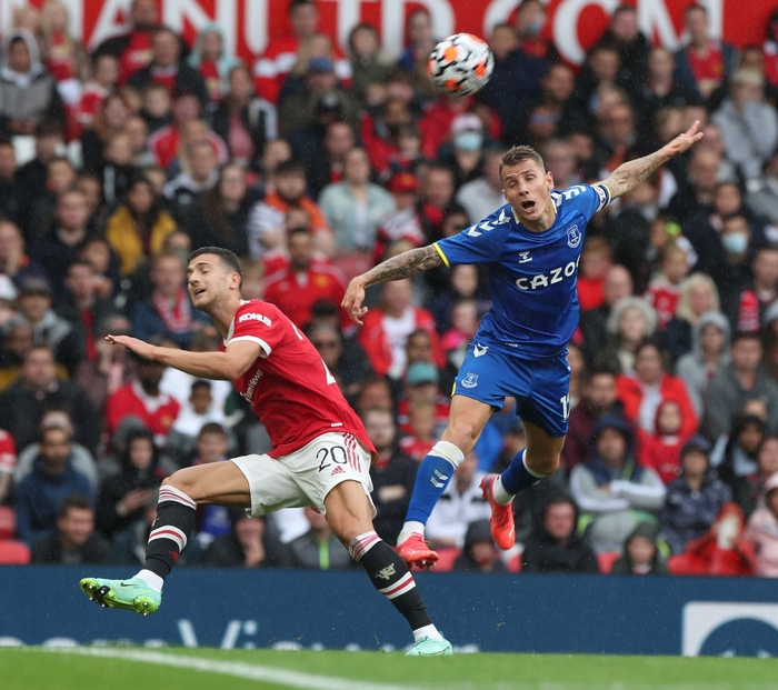 MU 4-0 Everton: Bruno lập siêu phẩm; Shaw, Maguire, Greenwood, Dalot tỏa sáng - Ảnh 7.